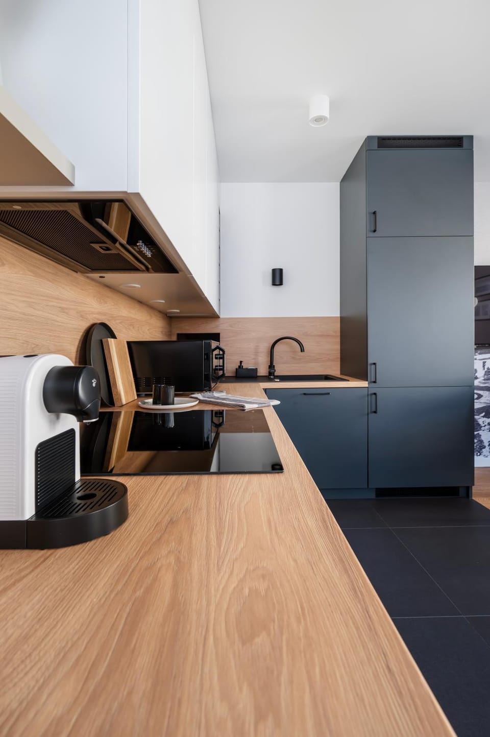 Kitchen or kitchenette, oven