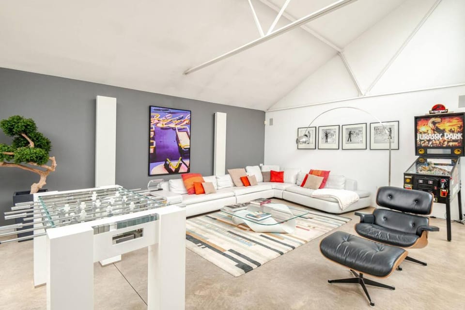 TV and multimedia, Living room, Seating area