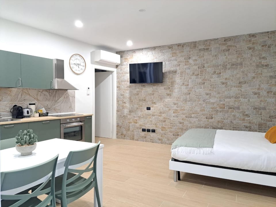 Seating area, Bedroom