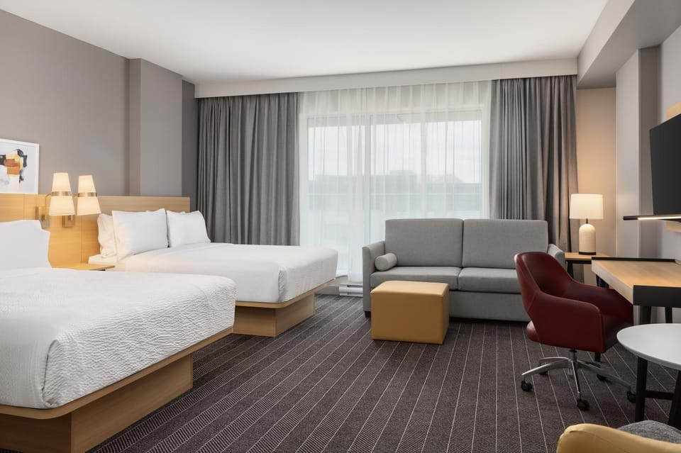 Photo of the whole room, Seating area, Bedroom