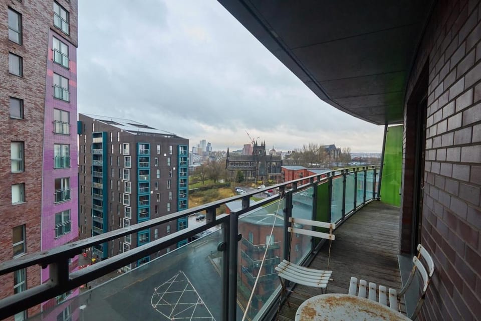 Leeds - 4 Beds - Balcony - WIFI - Yorksha Property Apartment in Leeds