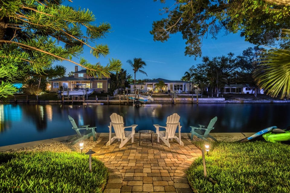 Waters Edge - 5049 House in Siesta Key
