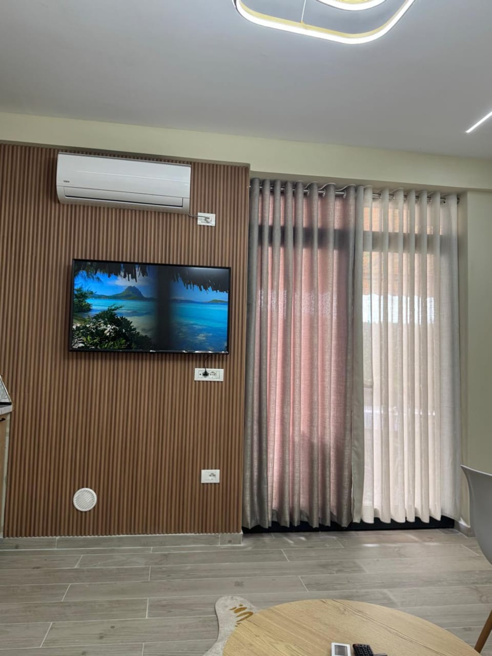 TV and multimedia, air conditioner
