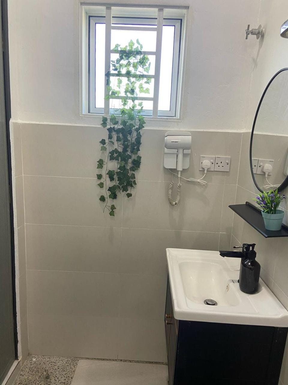 Garden, Bathroom