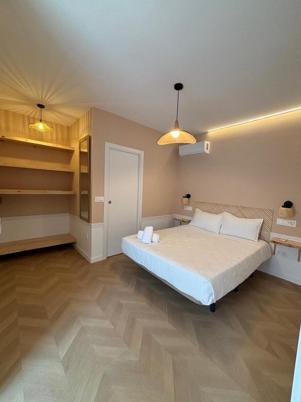 Bed, Photo of the whole room, Bedroom, towels, wardrobe