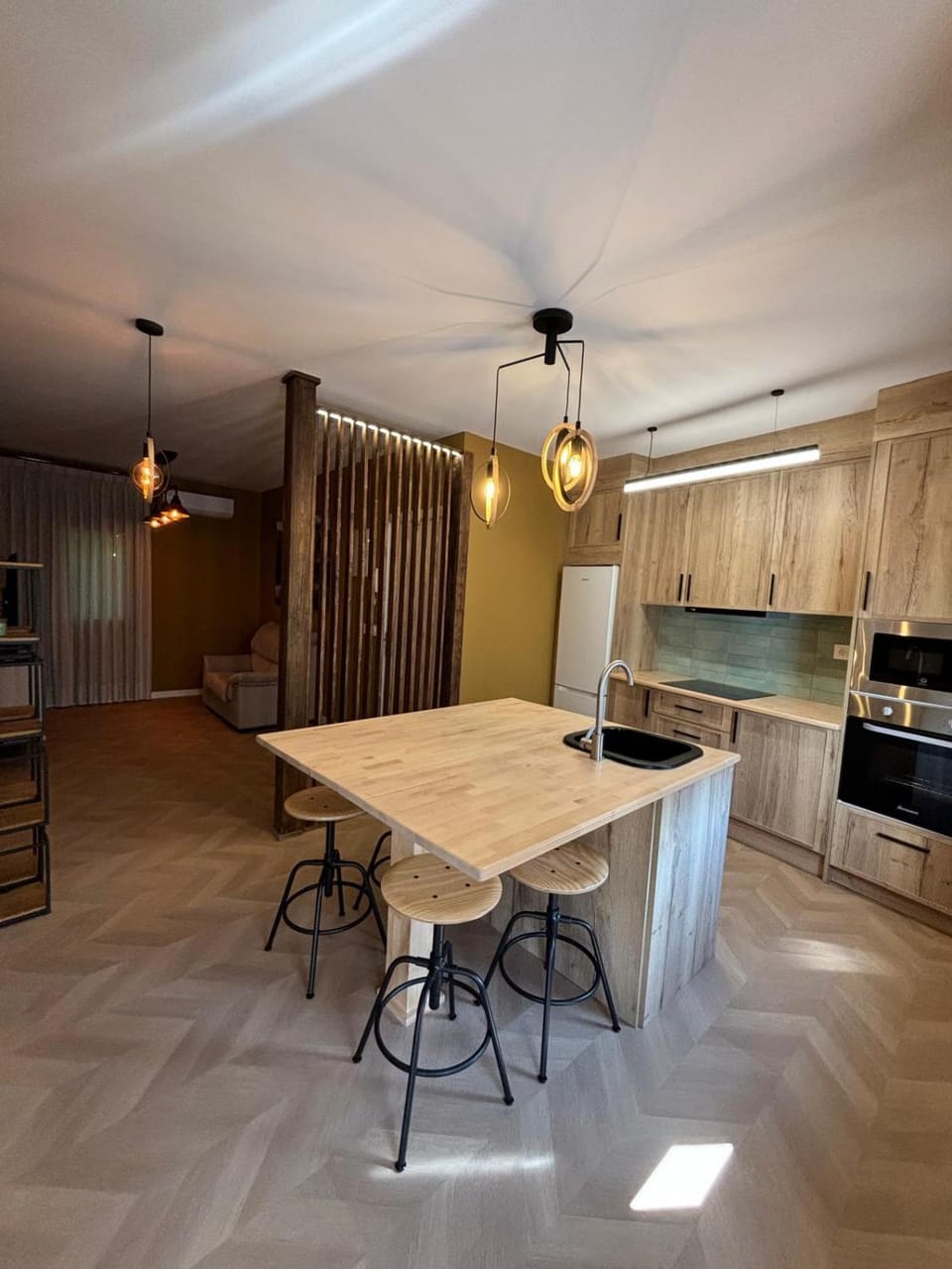 Kitchen or kitchenette, Dining area, stove