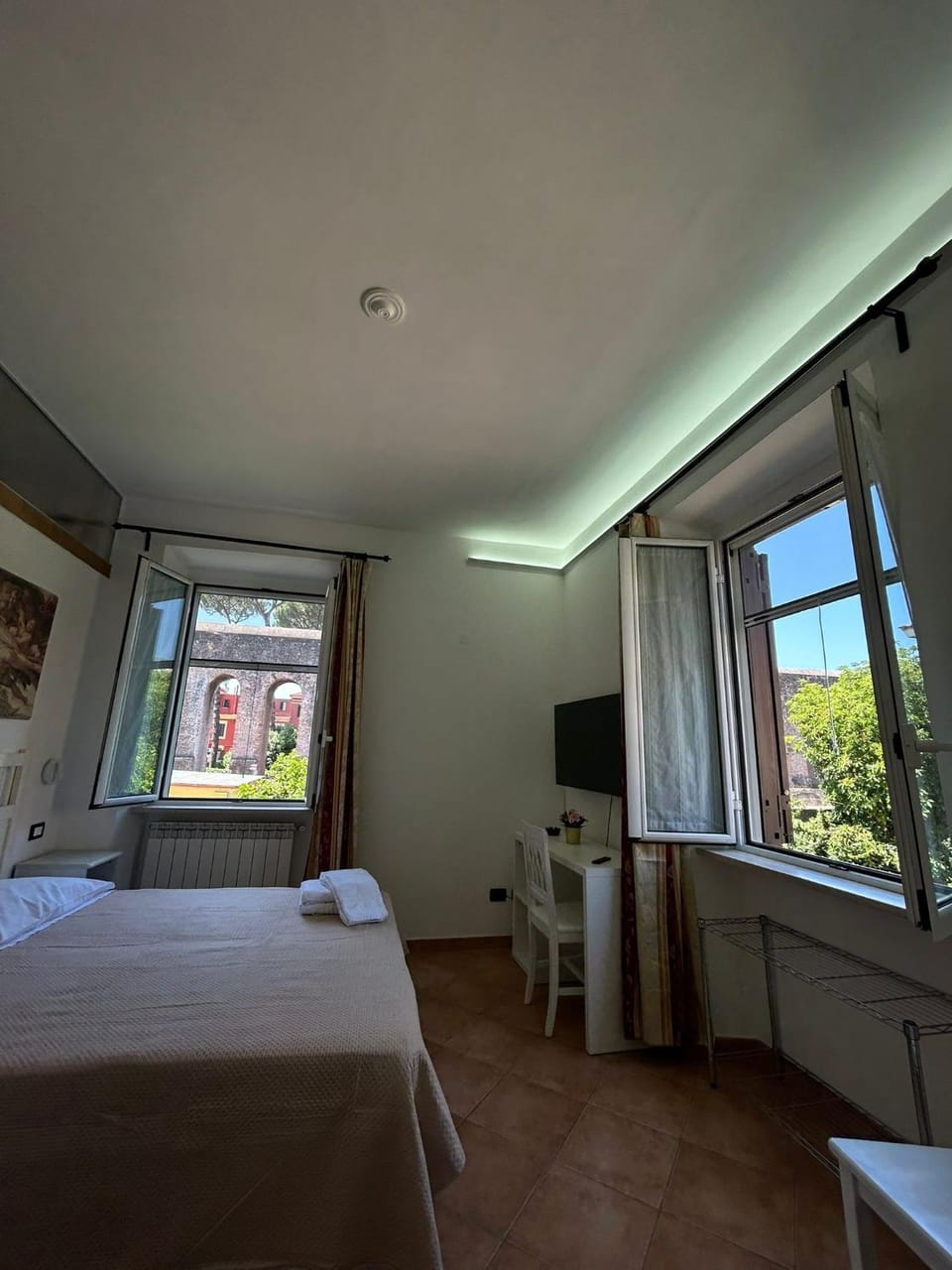 Property building, Bed, TV and multimedia, Bedroom, Garden view, heating, heating, internet, internet