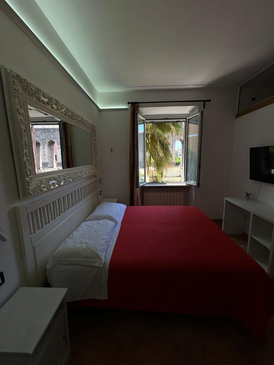 Property building, Bed, TV and multimedia, Photo of the whole room, Bedroom, Garden view, heating, heating, internet, internet