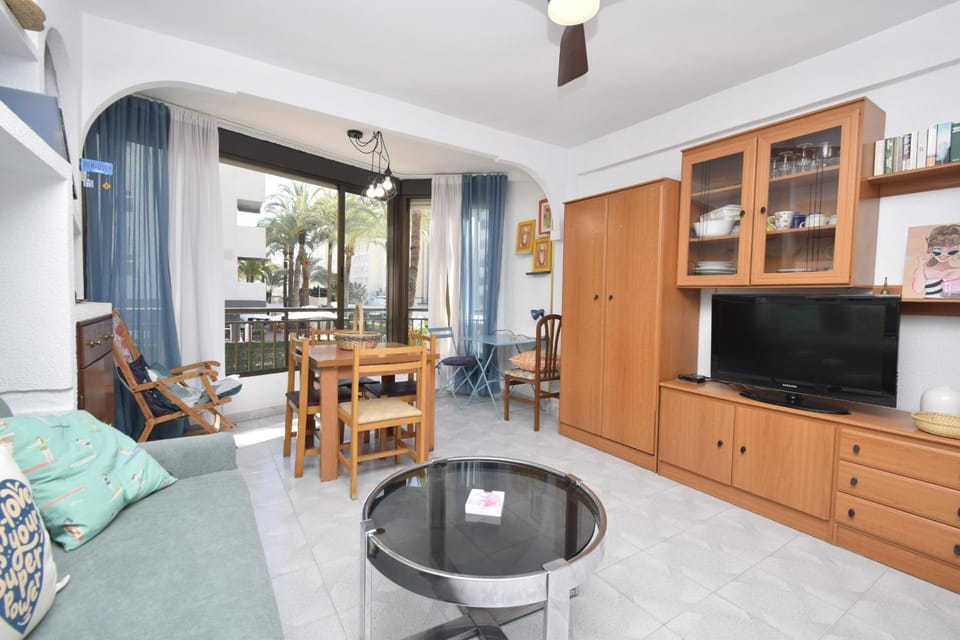 Communal lounge/ TV room, Living room