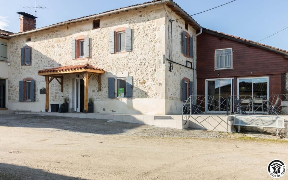 Le gîte du besson House in Occitanie