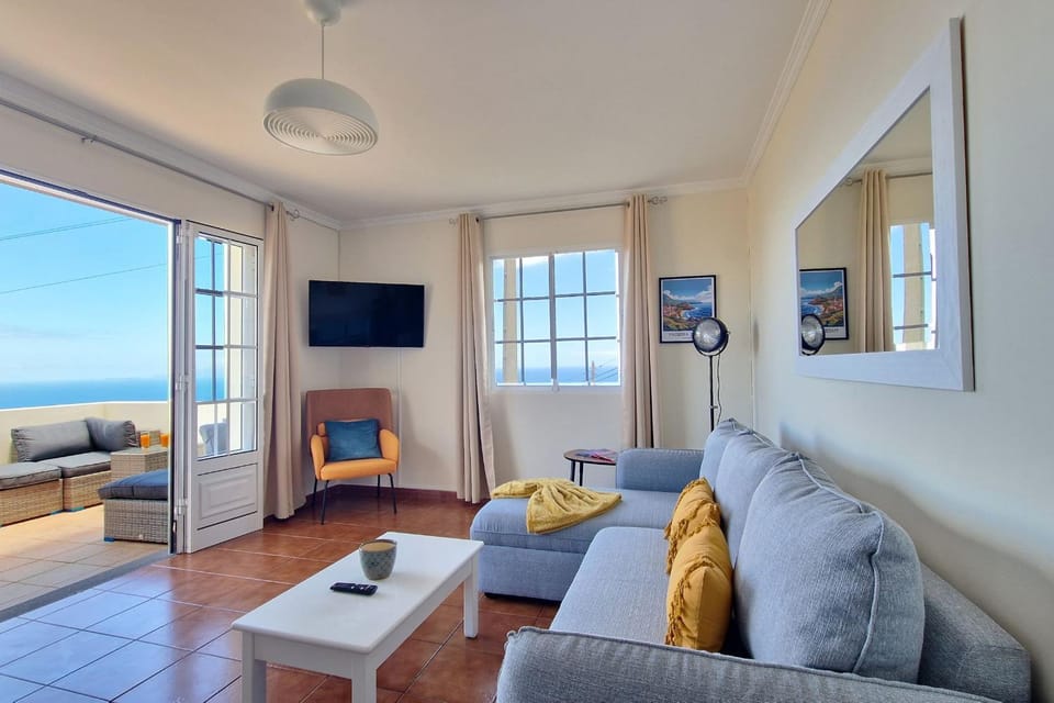 Desertas Vista Ninho by LovelyStay Apartment in Madeira District