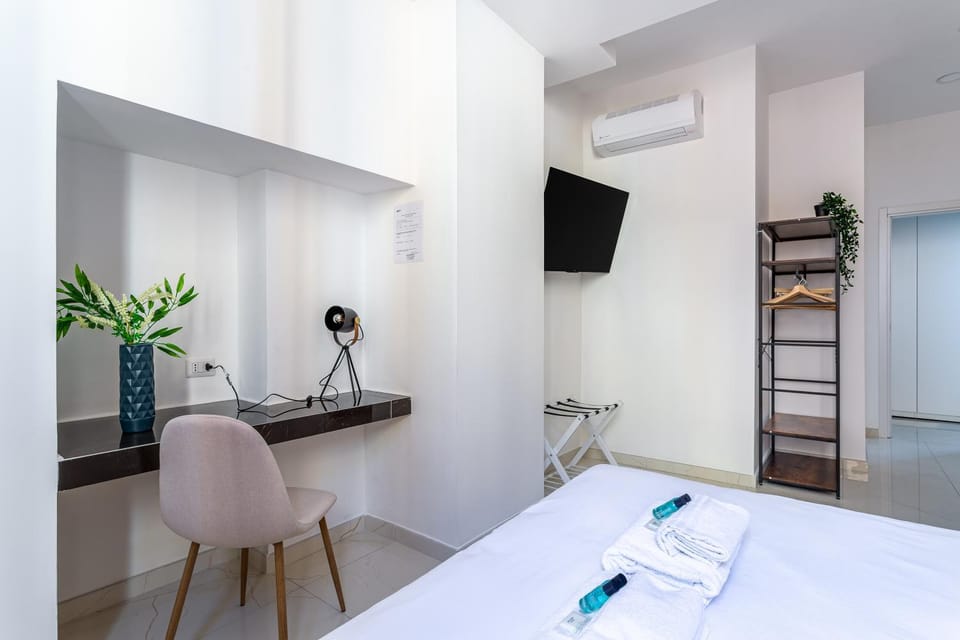 Bedroom, wardrobe