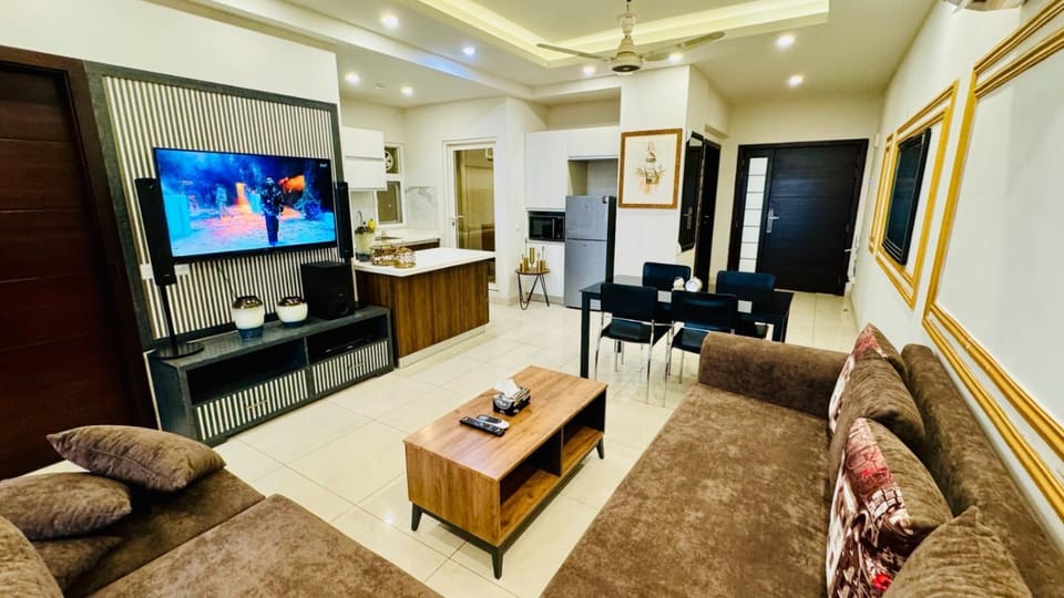 Communal lounge/ TV room, TV and multimedia, Kitchen or kitchenette, Living room, Seating area, Dining area, Evening entertainment, fireplace, minibar, air conditioner