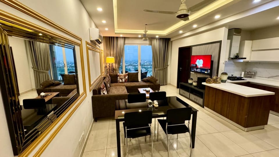 TV and multimedia, Kitchen or kitchenette, Living room, Seating area, Dining area, minibar, pet friendly