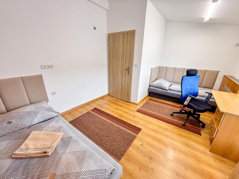 Photo of the whole room, Seating area, Bedroom