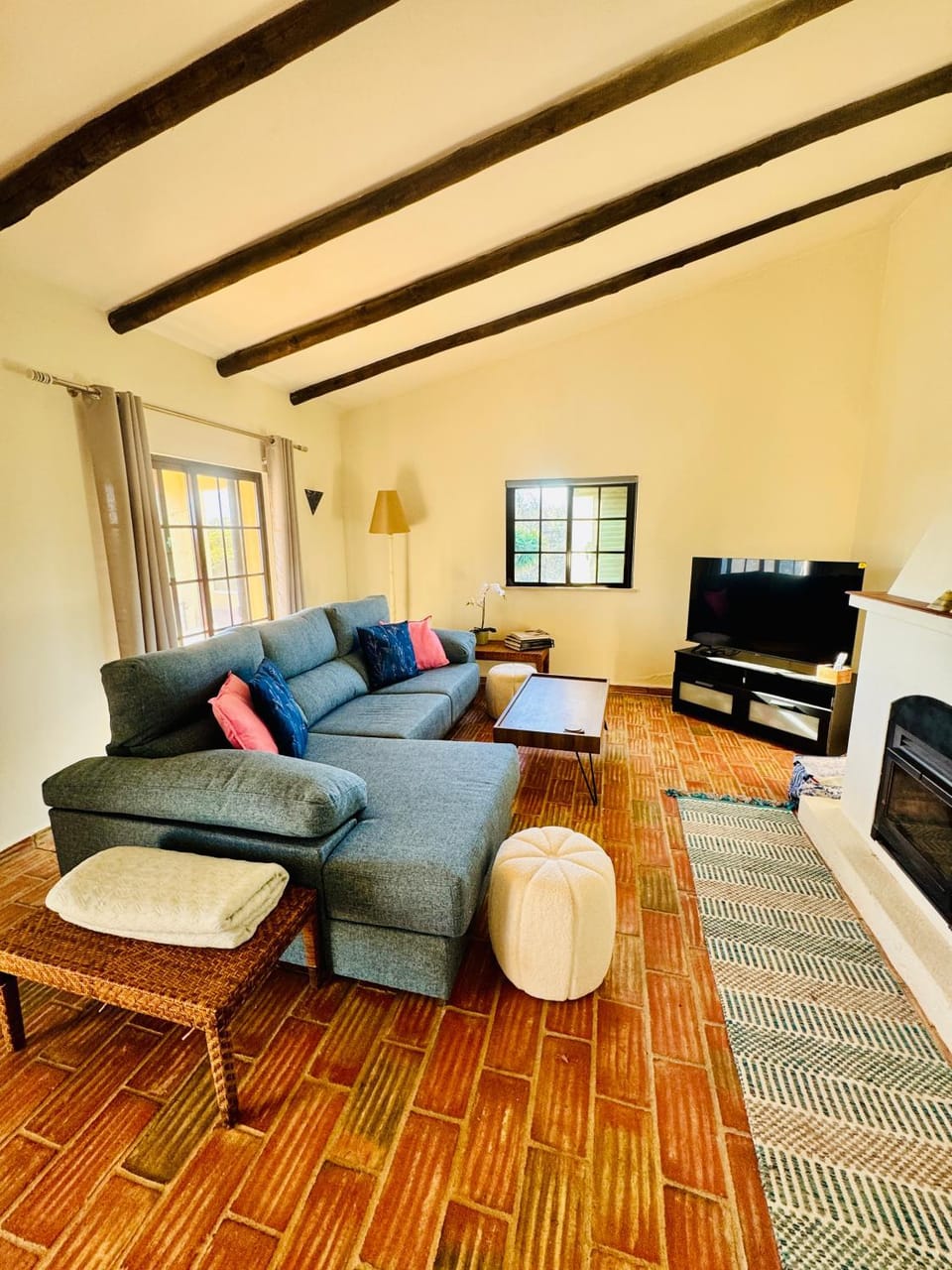 TV and multimedia, Living room, fireplace