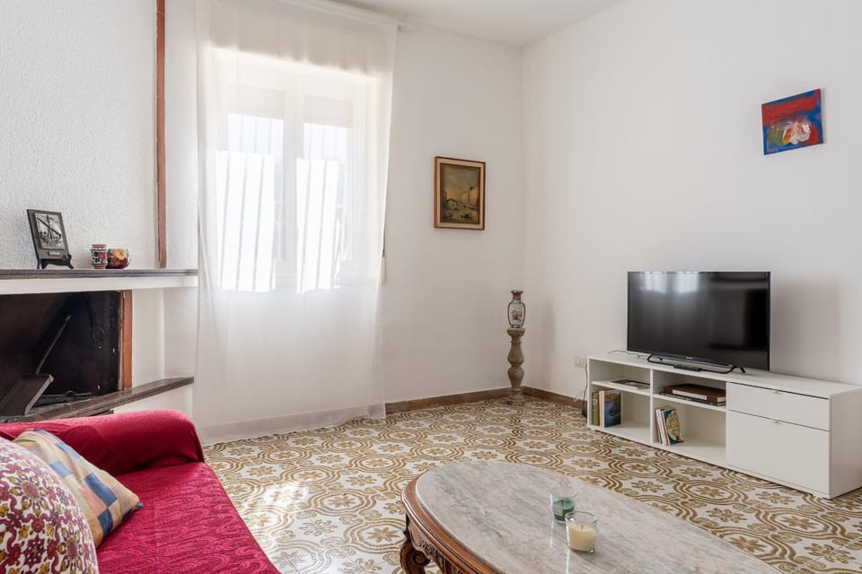 Communal lounge/ TV room, Living room