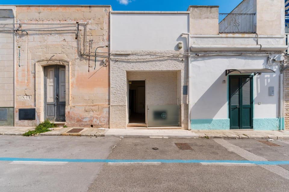 Property building, Facade/entrance