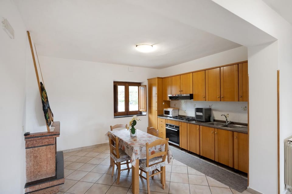 Property building, Kitchen or kitchenette, Living room