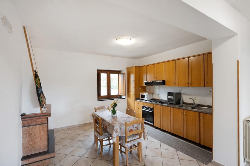 Property building, Kitchen or kitchenette, Living room