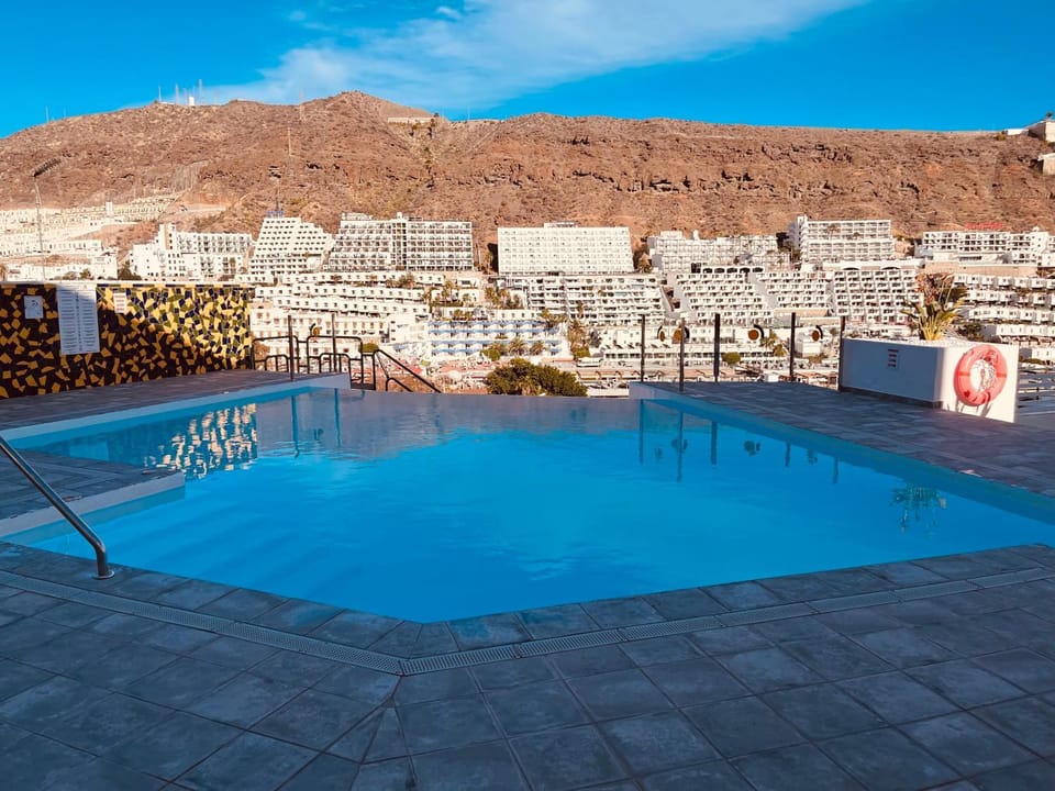 City view, Swimming pool