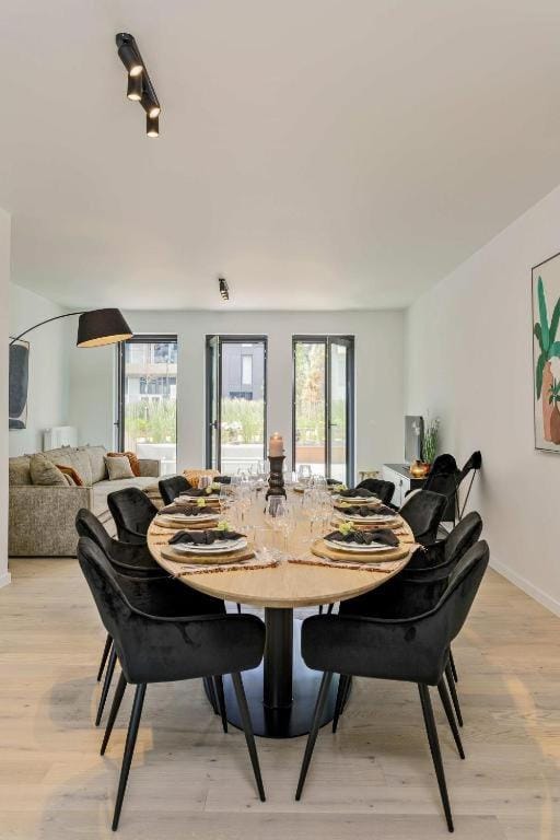 Living room, Seating area, Dining area