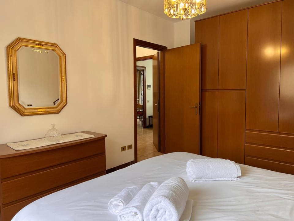 Bed, Photo of the whole room, Bedroom, towels, wardrobe