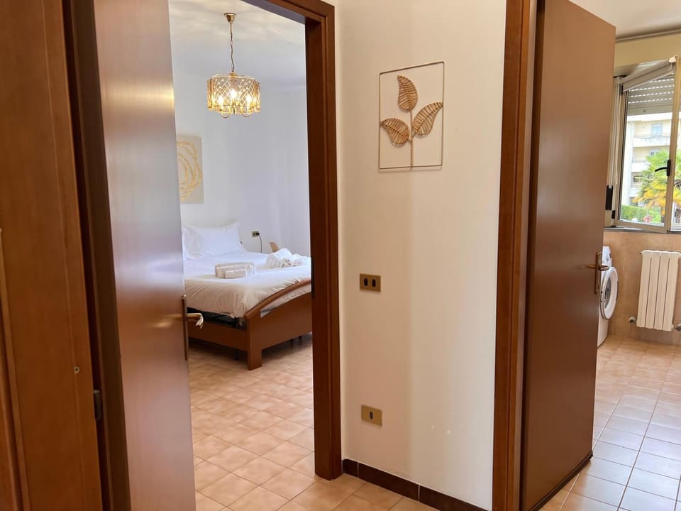 Bed, Bathroom, Photo of the whole room, Bedroom, towels