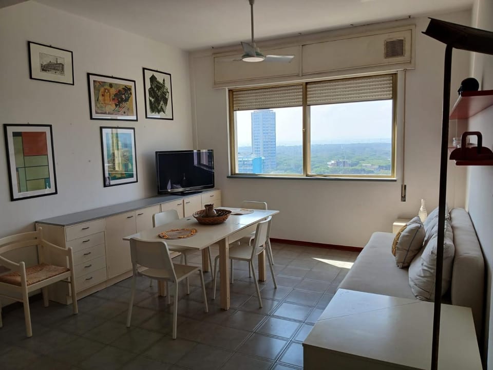 CV011 - Milano Marittima, trilocale fronte mare con vista esclusiva Apartment in Milano Marittima