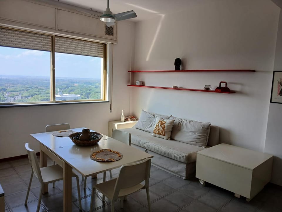 CV011 - Milano Marittima, trilocale fronte mare con vista esclusiva Apartment in Milano Marittima