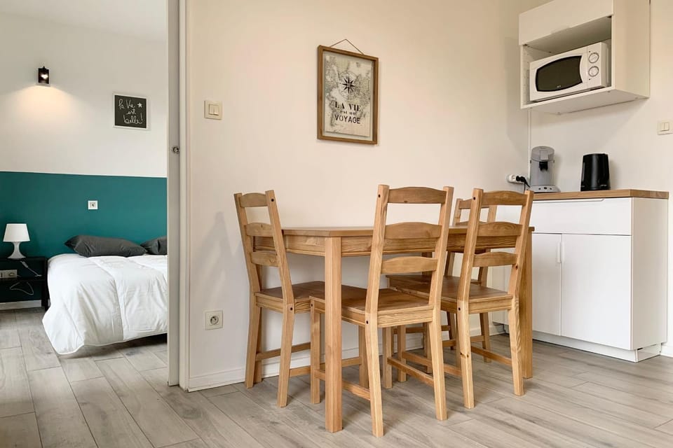 #BN The Blue Song Marcelin Berthelot Tramway Apartment in Grenoble
