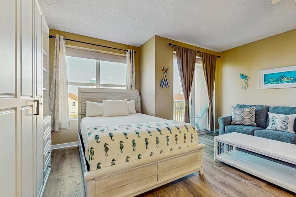 Palm Court Yacht Club 312-A - Studio Apartment in Okaloosa Island