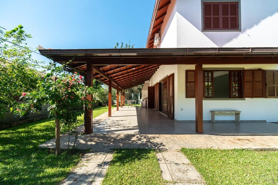 Property building, Day, Garden view, Parking