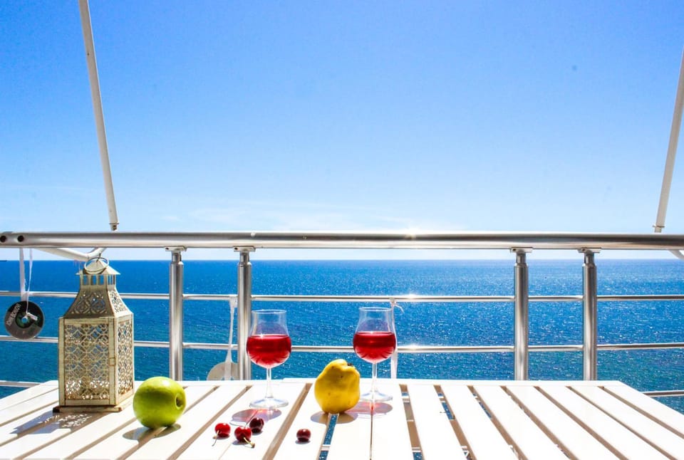 Casa del Mar - First Line Sea view Vollga Apartment in Europe
