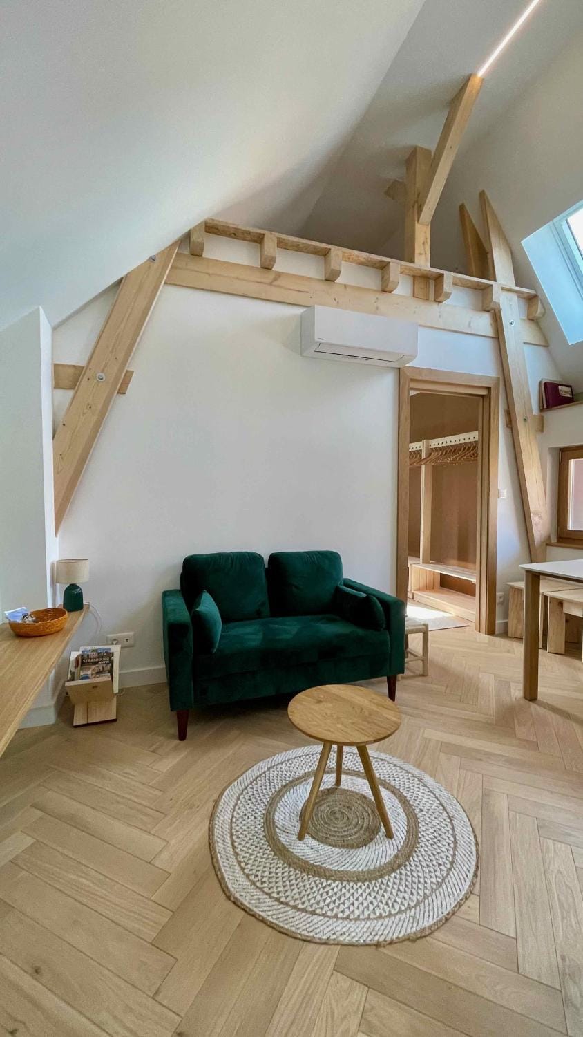 Living room, Seating area