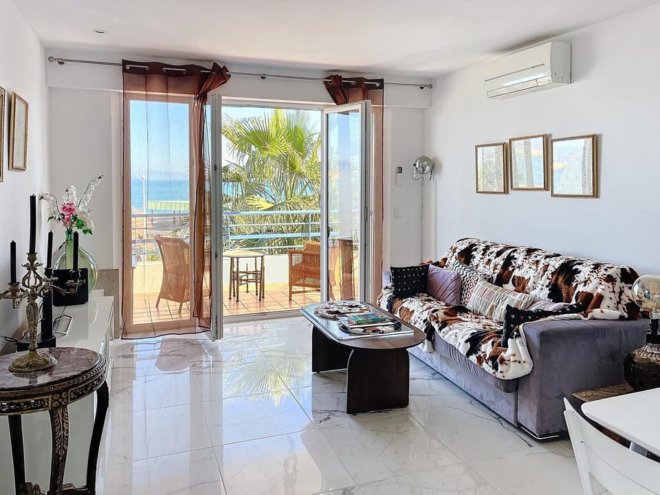 Living room, Sea view, air conditioner