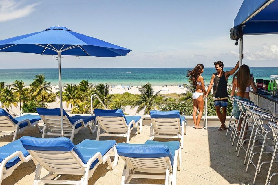 Amazing 1 Bedroom with Rooftop Pool D304 Apartment in Flamingo Lummus