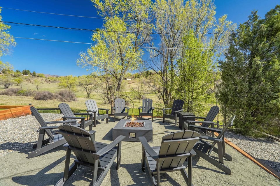 Tonka Estate Backyard Oasis w Hot Tub & Sauna House in Colorado Springs