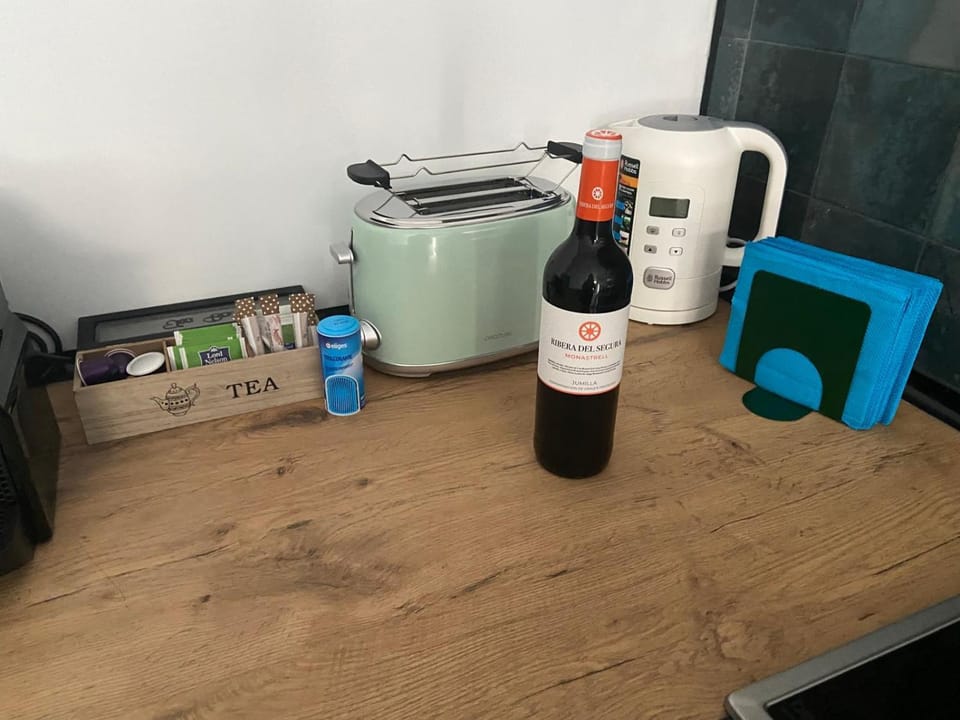 Coffee/tea facilities, Kitchen or kitchenette, toaster