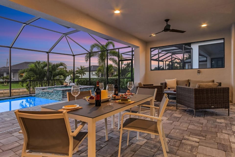 Gulf Access, Pool with Spa, Grill & Lanai - Ladyfish Landing - Roelens Vacations House in Cape Coral