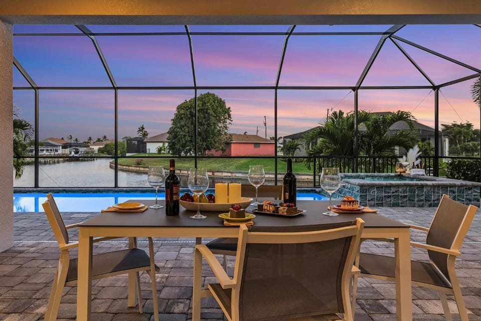 Gulf Access, Pool with Spa, Grill & Lanai - Ladyfish Landing - Roelens Vacations House in Cape Coral