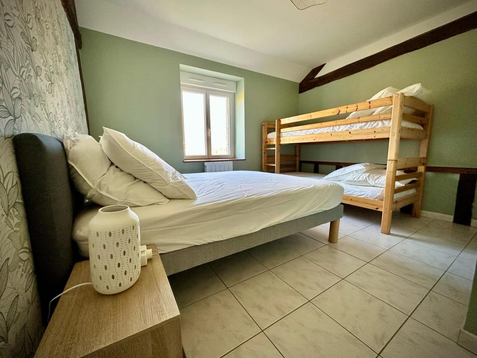 Bed, Photo of the whole room, Bedroom, bunk bed