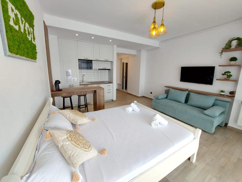 TV and multimedia, Living room, Bedroom