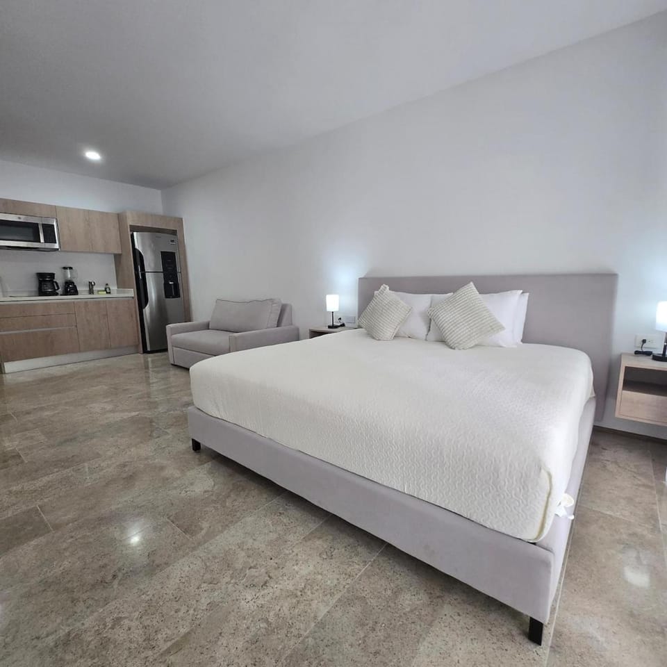 Bed, Kitchen or kitchenette, Photo of the whole room, Bedroom