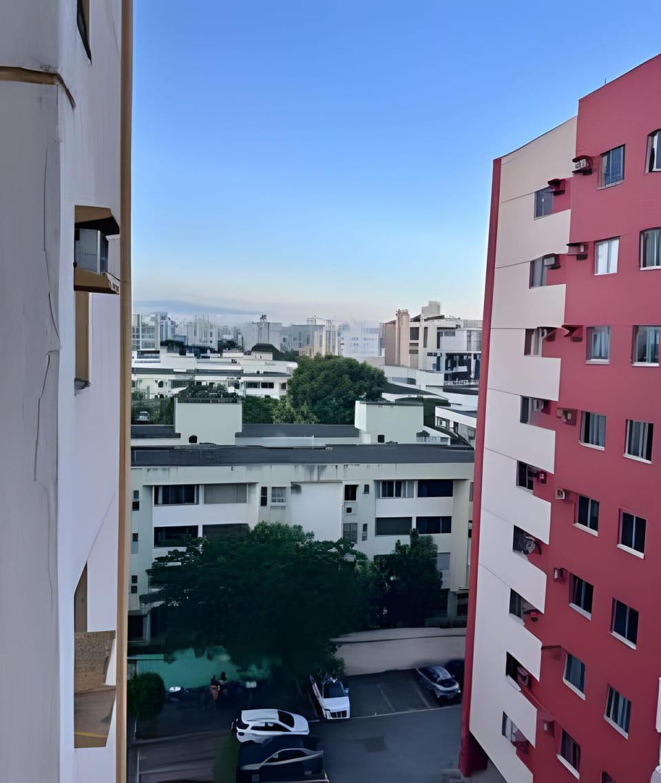 P706 - Ar cond Garagem Solda manha Apartment in Vitoria