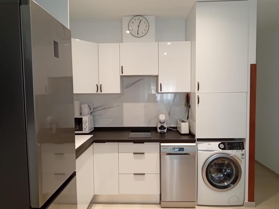 dishwasher, stove, washing machine