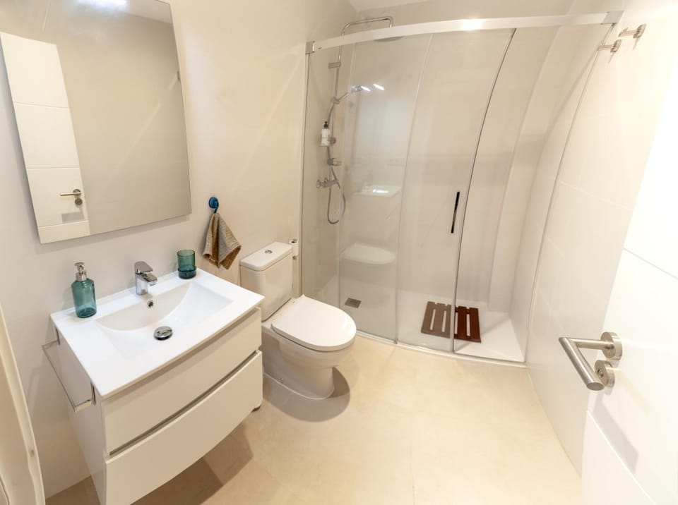 Bathroom, towels
