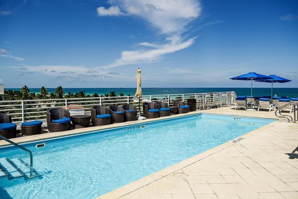 Beautiful 1 Bedroom with Rooftop Pool D203 Apartment in Flamingo Lummus