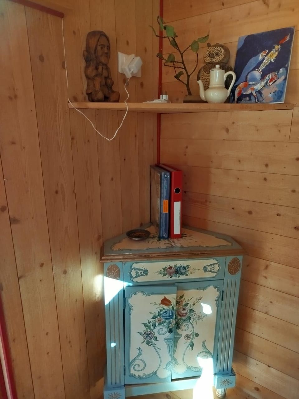 Roulotte et Cabane Par Hasard Campground/ 
RV Resort in Occitanie