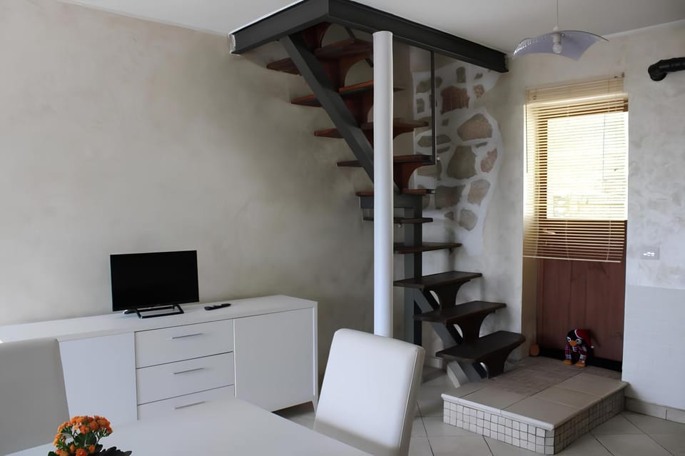 Communal lounge/ TV room, TV and multimedia, Dining area, acessibility
